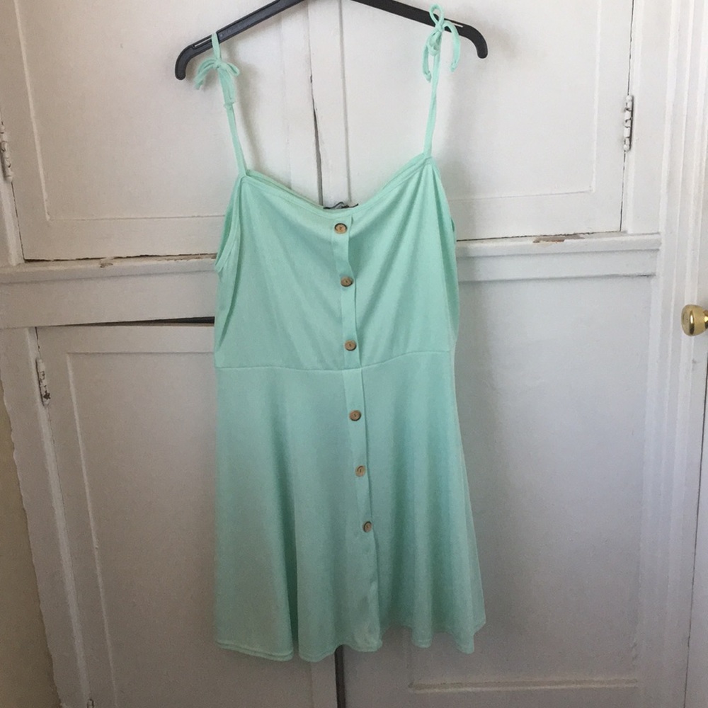 NWT self tie strap mint green dress
